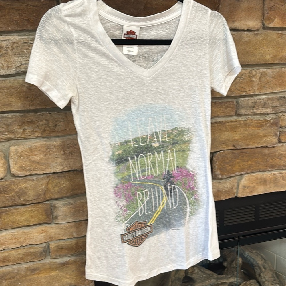 Good Condition Harley Davidson Women’s short sleeve shirt Size Medium